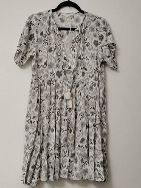 Olivaceous Gray Floral Tiered Short-Sleeve Mini Dress